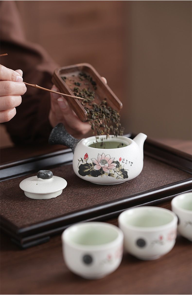 Kung-Fu-Set, Box mit einer und vier Tassen, kleines Set, Teekanne aus Keramik, Geschenk für Geschäftsveranstaltungen, Hochzeitsbegleitergeschenk_voghion.com