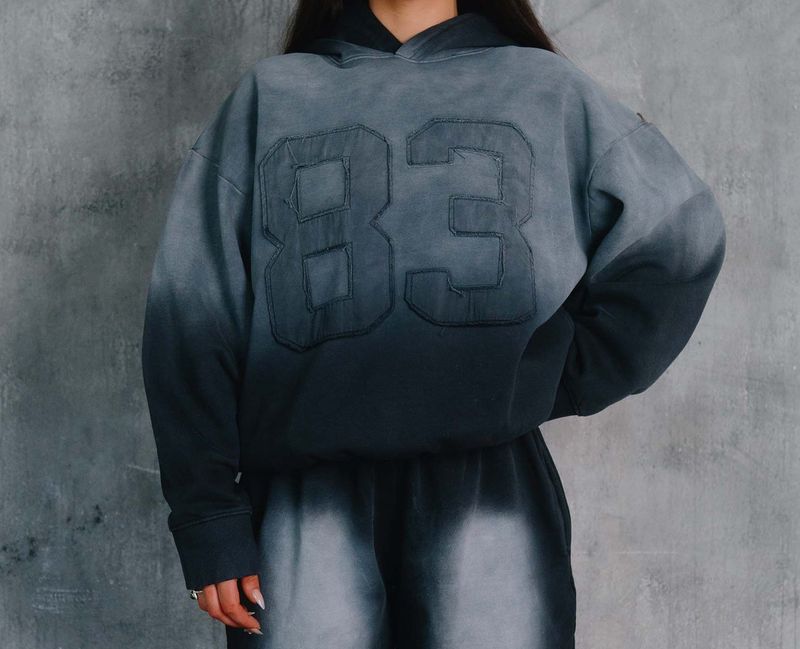 Felpa con cappuccio unisex Dark Street Style con toppa ricamata in 3D - Vestibilità oversize, comoda e alla moda per l'autunno/inverno_voghion.com