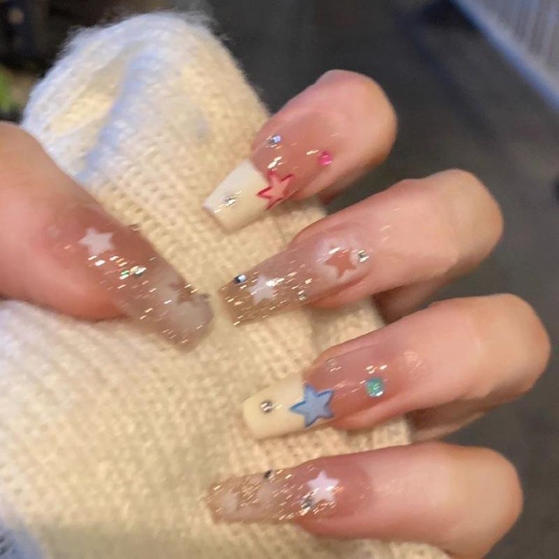 Arte indossabile, stile lungo, stella a cinque punte, pezzi di diamante colorati, adesivi per unghie alla dopamina, unghie finite_voghion.com