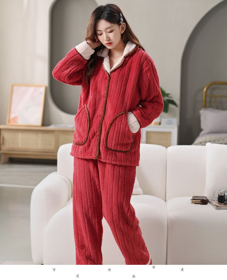 I pigiami autunnali e invernali sono più spessi, gli abiti da casa invernali possono essere indossati all'aperto e la tuta è più calda e spessa._voghion.com