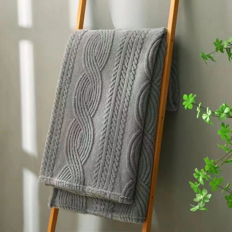 Four Seasons Leisure Blanket Multifunctional Blanket Air Conditioning Blanket_voghion.com