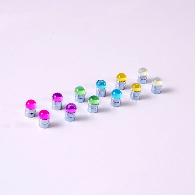 12 vnt./kortelė be pradurtų magnetų, auskarai, tragus, kremzlės, lūpos, labreto, nosies žiedai, papuošalai, magnetiniai auskarai_voghion.com