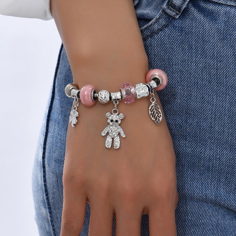 Pulsera clásica con colgante de hoja de osito pequeño, pulsera suave con diseño único, pulsera de lujo ligera de alta gama para mujer_voghion.com