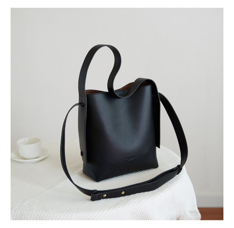 Lemon Koko Women's Bucket Bag – Large Capacity Stylish Shoulder Tote For Work & Travel, Vintage PU Handbag With Zipper Closure (Black/Taupe)_voghion.com