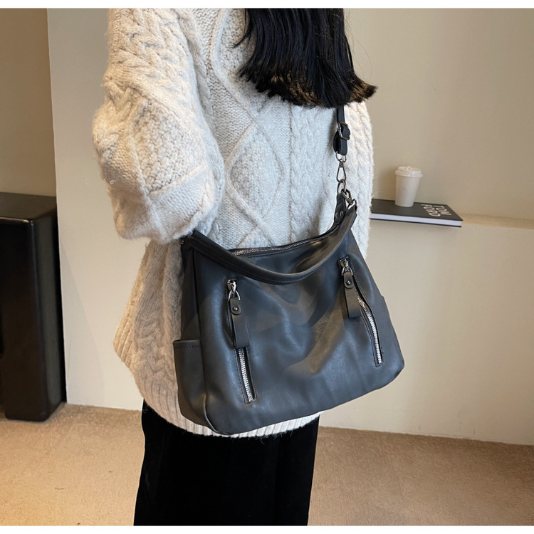 Sacs à bandoulière pour femme, avec une texture fine, pour les étudiantes en cours. Sac à bandoulière simple de grande capacité pour les déplacements quotidiens. Sacs fourre-tout._voghion.com