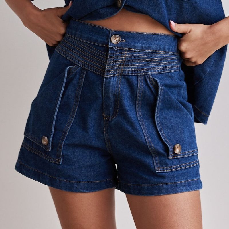 Completo estivo Verve 2025 con camicia casual e pantaloncini in denim da donna_voghion.com