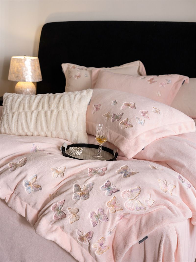 Set di quattro pezzi Winter Milk, copripiumino, lenzuola, biancheria da letto in flanella di corallo e velluto double-face_voghion.com