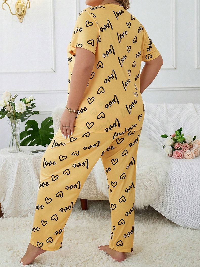 Kadınlar için İç Giyim ve Pijama tarzı ev giyim, büyük beden ve şişman aşk baskılı yuvarlak yakalı kısa kollu pantolon takımı_voghion.com