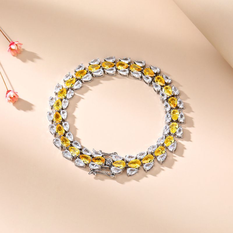 Elegante bracciale geometrico da donna con zirconi AAA color smeraldo, accessorio di moda fatto a mano semplice ed elegante da indossare tutti i giorni._voghion.com