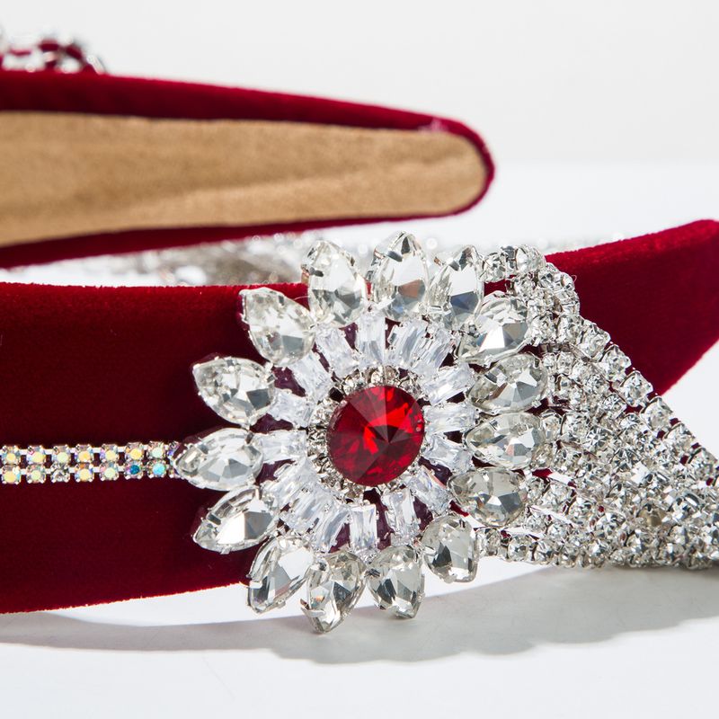 Stile coreano alla moda velluto di alta qualità leggero di lusso per le donne con nappe di diamanti in vetro, temperamento scintillante,_voghion.com