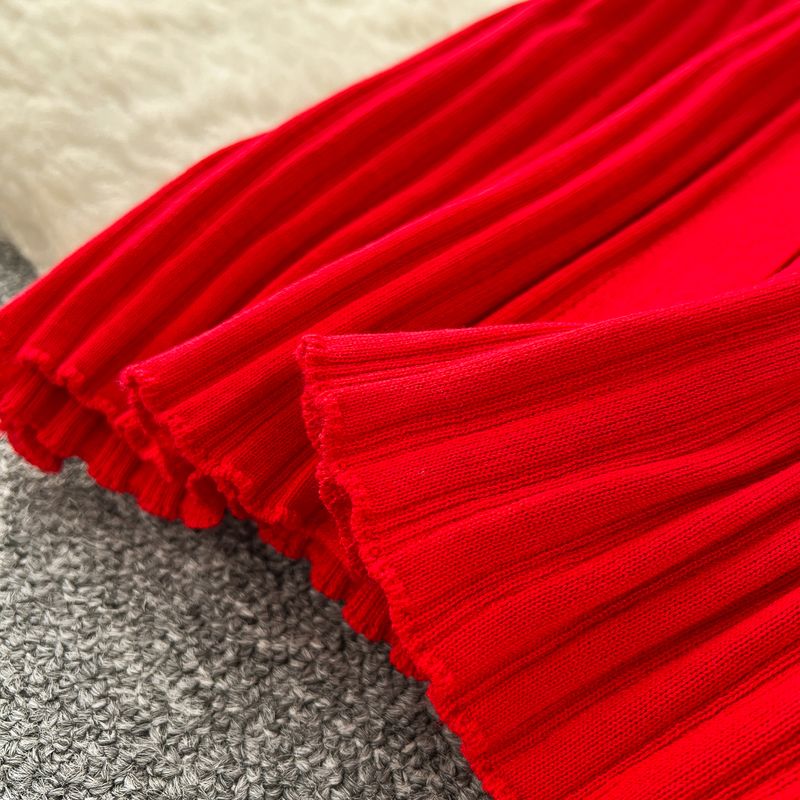 Rochie de damă de lux, retro, cu rever în culori contrastante, mâneci lungi, nasturi metalici, croială slim, cu dungi verticale, tricotată_voghion.com