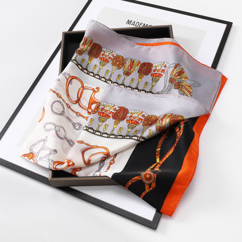 70 kleine vierkante driedimensionale lettergedrukte nieuwe professionele sjaals voor dames, satijnen sjaals_voghion.com