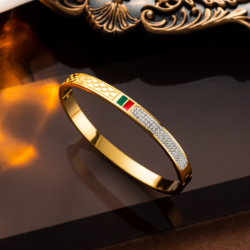 Brățară din oțel titan de designer pentru femei, set cu cataramă strălucitoare cu zirconiu, brățară rafinată din oțel titan_voghion.com