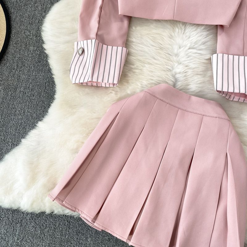 Damenbekleidung Modischer Anzug für Damen, damenhaftes Temperament, gestreifte Anzugjacke mit Spleiß, zweiteiliger Anzug, A-Linien-Rock mit hoher Taille_voghion.com