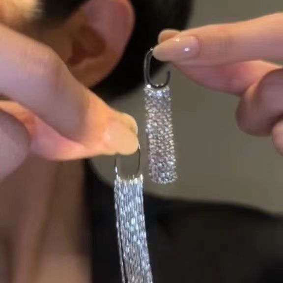 Orecchini da donna di fascia alta, versatili, orecchini di lusso leggeri, modello hot di celebrità di Internet ultra-fata, ganci per le orecchie ad ago d'argento di fascia alta_voghion.com