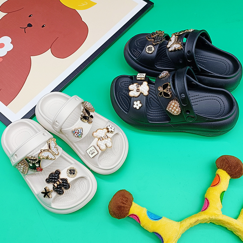 Neue kinder Nette Cartoon Schwarz Weiß Bär Sommer Jungen und Mädchen Sandalen Dicke Sohle Anti-rutsch-Strand Hausschuhe_voghion.com