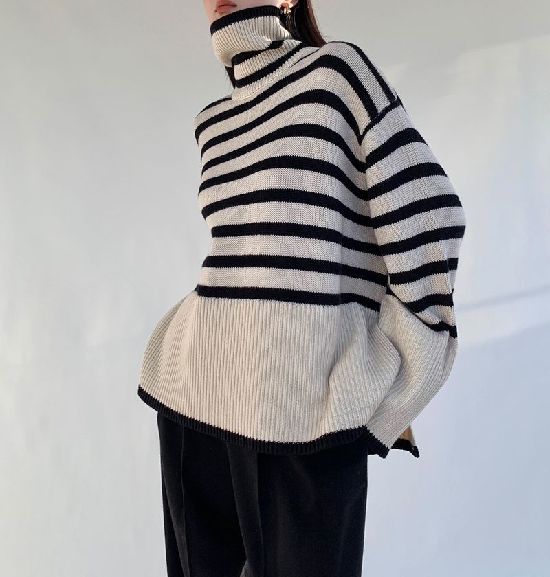 Schwarz-weiß gestreifter, lockerer Rollkragenpullover für Damen_voghion.com