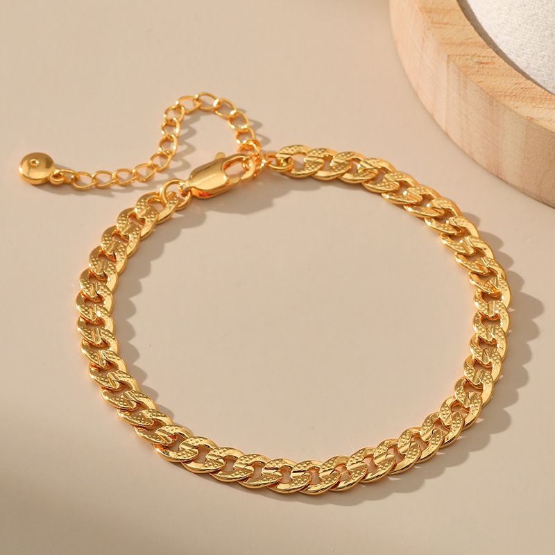 Französische flache Kupferkette aus Metall, die die Farbe behält, einfach mit Gold überzogen, neutraler Stil, modisches OL-Armband_voghion.com