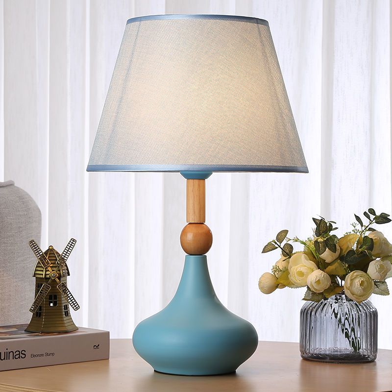 Lampada da comodino con telecomando, stile nordico, per camera da letto, stile americano, moderno, semplice, accogliente e creativo._voghion.com
