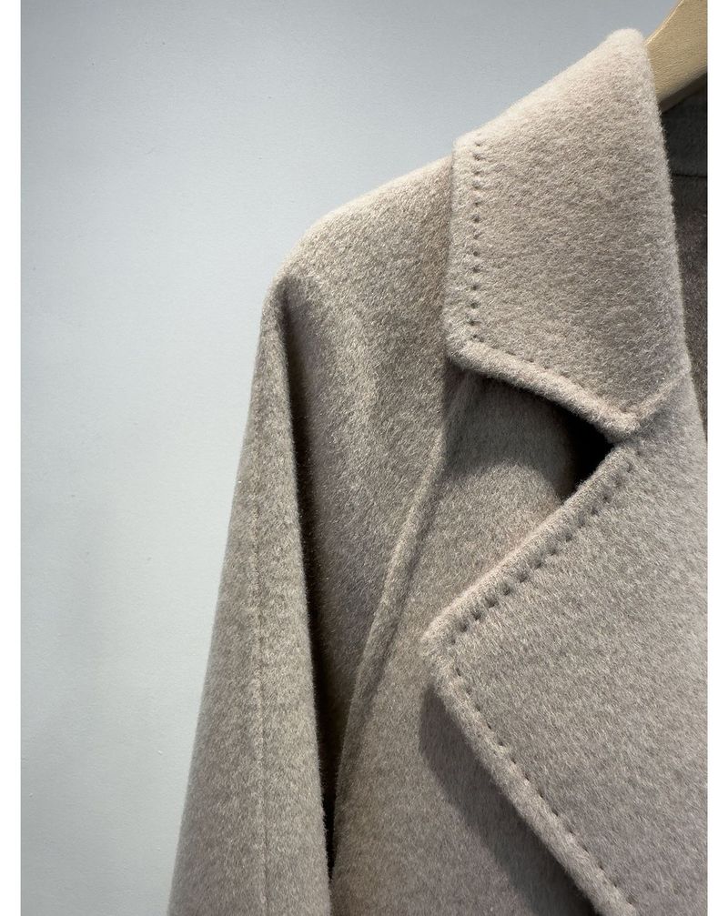 Trench double-face di lusso in misto cashmere e seta per donna – Elegante design con spalle scese, cappotto lungo aderente con drappeggio lusinghiero_voghion.com
