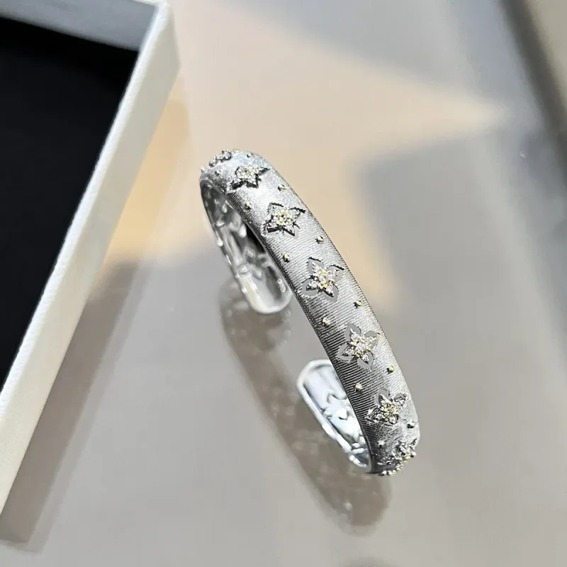 Set di bracciale, collana, anello e matrimonio in stile corte italiano, disegnato a mano, in oro e argento, bicolore, con quadrifoglio e artigianato raffinato_voghion.com