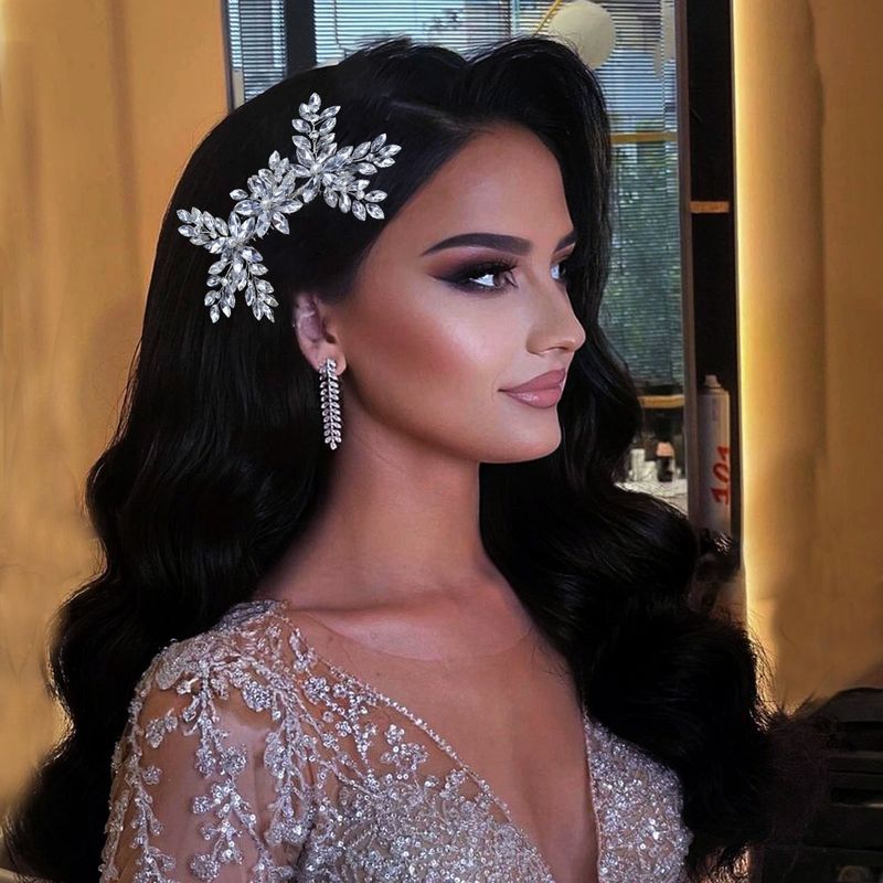 Copricapo da sposa fatto a mano con catena a griffe in strass e inserti dorati, pettine, accessori per capelli._voghion.com