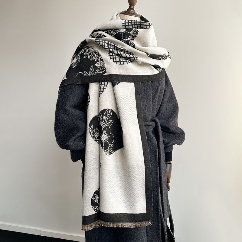 Silhouette a forma di cuore, linee floreali, stile autunnale e invernale personalizzato alla moda per le donne, caldo cashmere_voghion.com