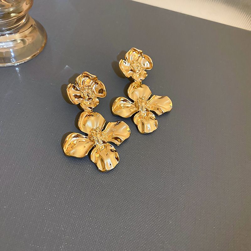 Orecchini da donna in argento con aghi, in metallo di alta qualità, stile freddo, con fiori, dal design esagerato, leggeri e di lusso._voghion.com