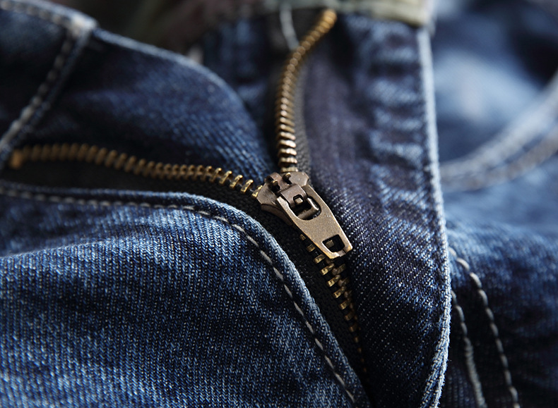 Straight Cut Hole Jeans With Floral Patches Men's Long Pants_voghion.com