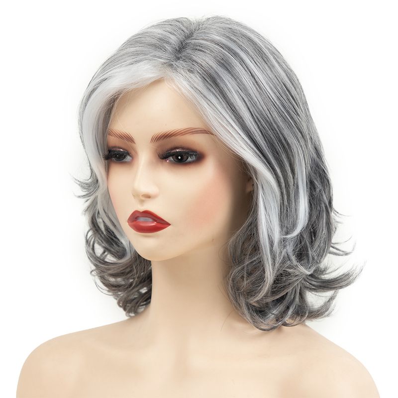 Peluca sintética con clip para mujer, color gris plateado, corta y rizada, con flequillo lateral, moderna y esponjosa, con red interior rosa._voghion.com