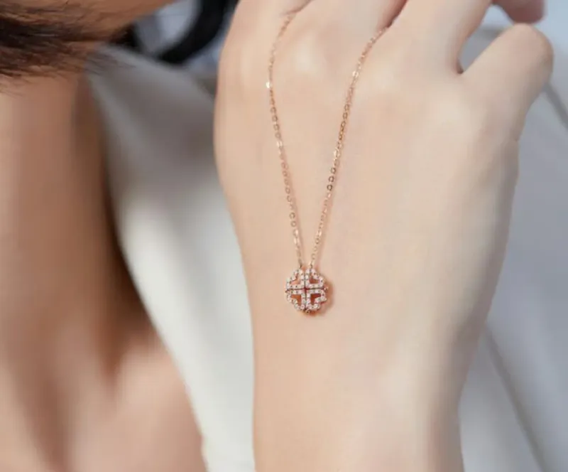 S925 Sterling Silber Liebeskette mit vierblättrigem Kleeblatt – Boutique-Handwerkskunst, Bestseller, Designer-Originalschmuck_voghion.com