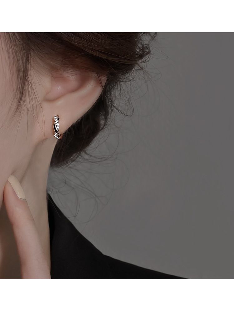 Eleganti orecchini a clip in argento sterling per donne in stile estivo_voghion.com