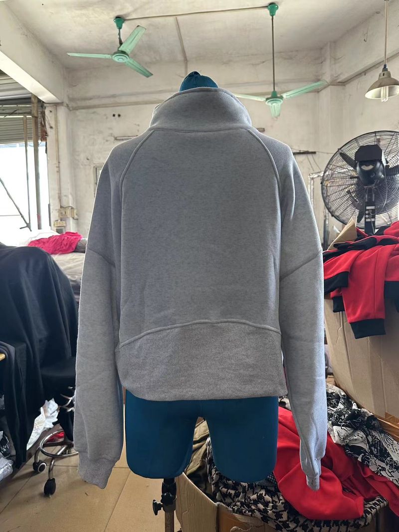 Felpa in pile con foro per il pollice, collo alto e mezza zip da donna Lulu Yoga Wear 2025_voghion.com