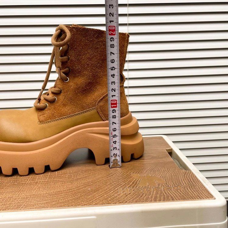 ShoeGlobe 2025 Sommer Neue Retro Schnürstiefel mit Umlegekragen, lässige Motorrad-Shorts für Damen_voghion.com