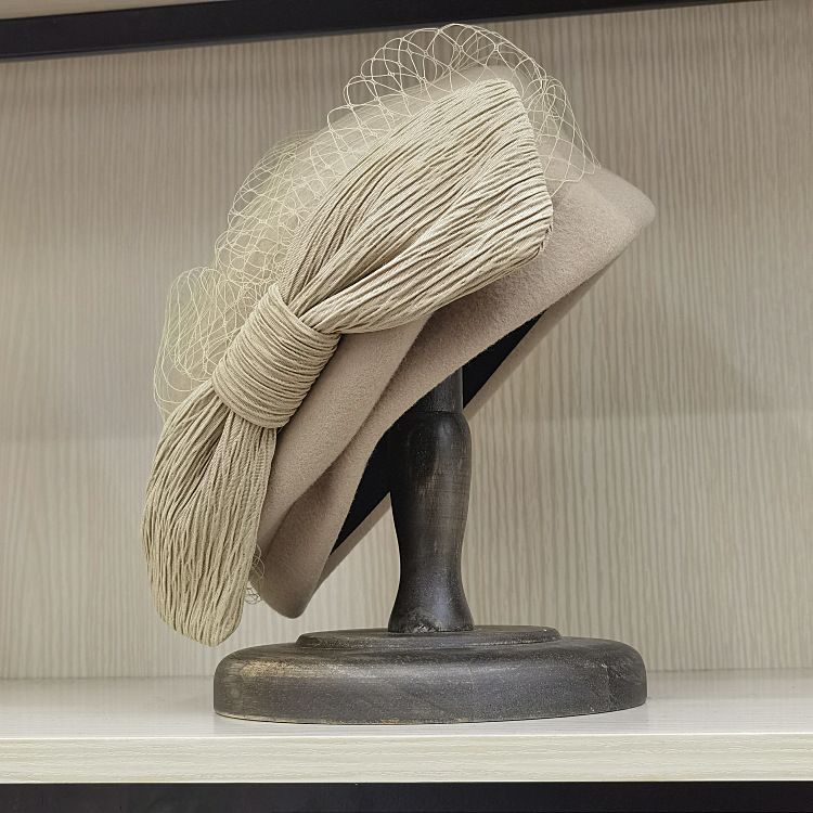 Neuheiten Französische Baskenmütze für Frauen Winter Schleier Netting Bow Fascinator Hüte Damen Hochzeit Party Kirche Fedora Hut_voghion.com