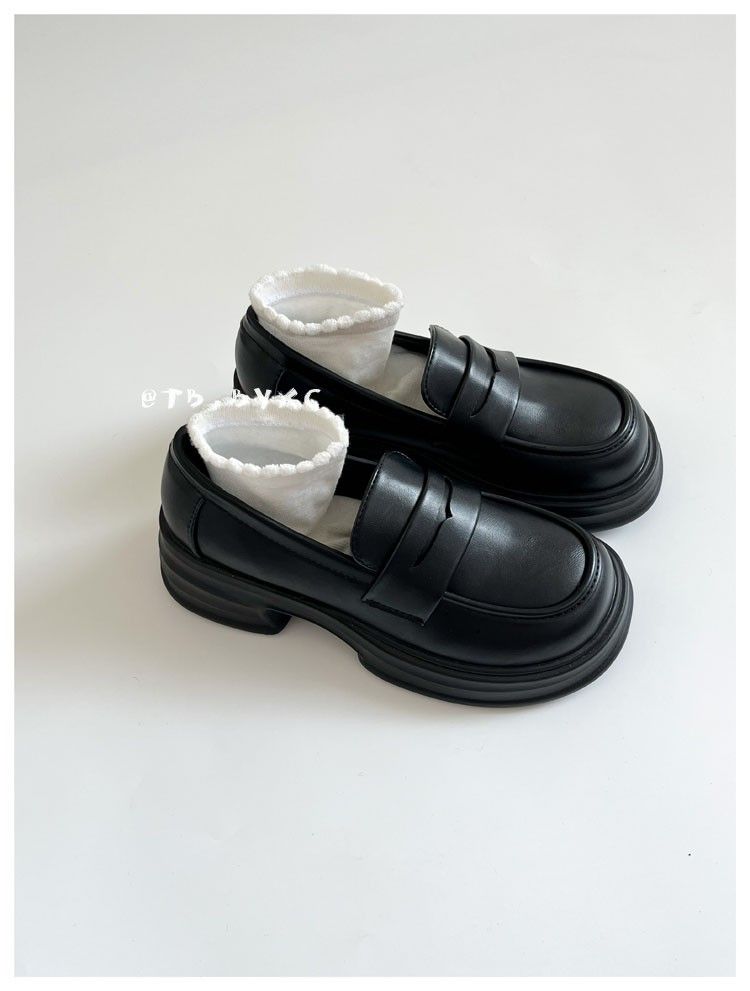 Schwarze Loafer mit dicker Sohle und runder Zehenpartie im Vintage-Stil für formelle Anlässe_voghion.com