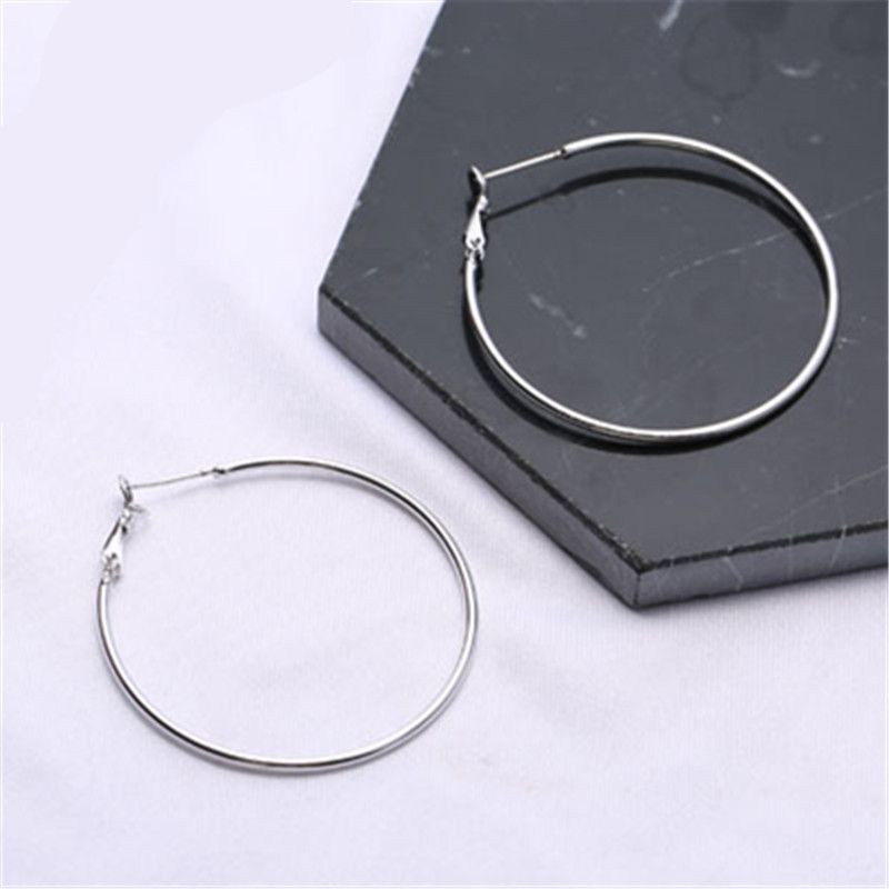 Large Hoop Earrings Simple Personality Exaggerated Hoops For Women Fashion Big Circle Non-Pierced Ear Clips_voghion.com