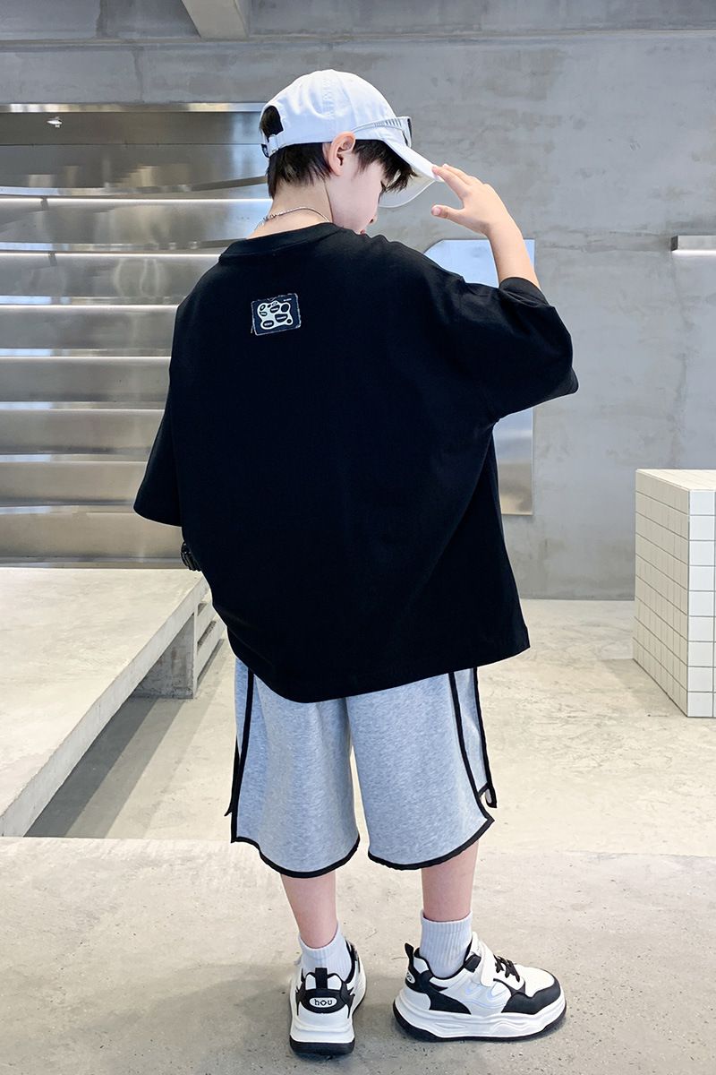 Abbigliamento per bambini, completo estivo a maniche corte con lettere per bambini di taglia media e grande, completo due pezzi con pantaloncini_voghion.com