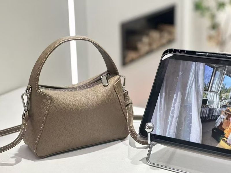 Handbag 2025 New Fashion Single Shoulder Crossbody Small Square Genuine Leather Women's Niche Design Dumpling Bag_voghion.com