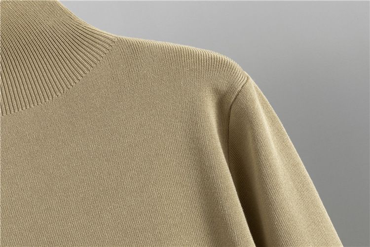 Dameklær elegant dame, lat stil, strikket genser, sjal, kappe, bukser med brede ben, tredelt dress_voghion.com