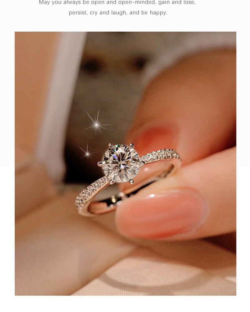 Anello con diamante moissanite da un carato, simulazione di proposta di fidanzamento con sei griffe, apertura regolabile_voghion.com