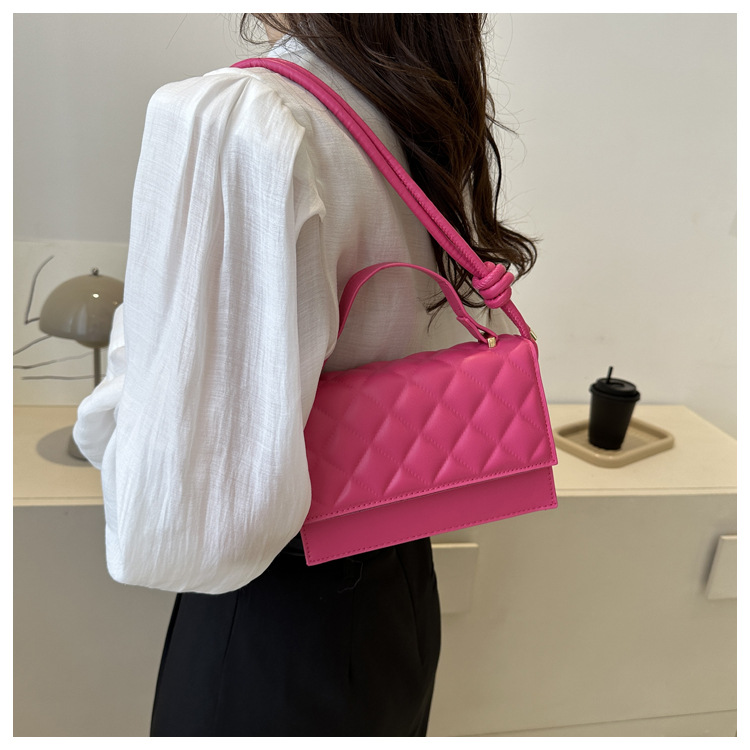 2023 new fashion simple small fragrant wind women's bag net red niche women's bag rhombus single shoulder diagonal bag design sense_voghion.com
