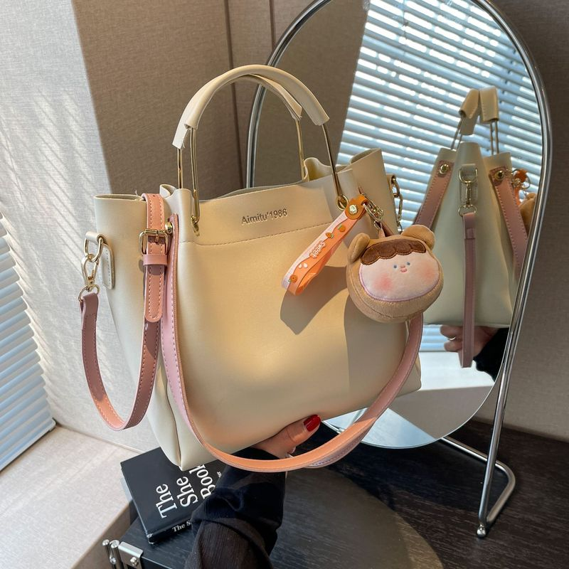 Amy Rabbit 2023 Neue High-End-Texturtasche für Damen, große Kapazität, vielseitige One-Shoulder-Pendlertasche_voghion.com