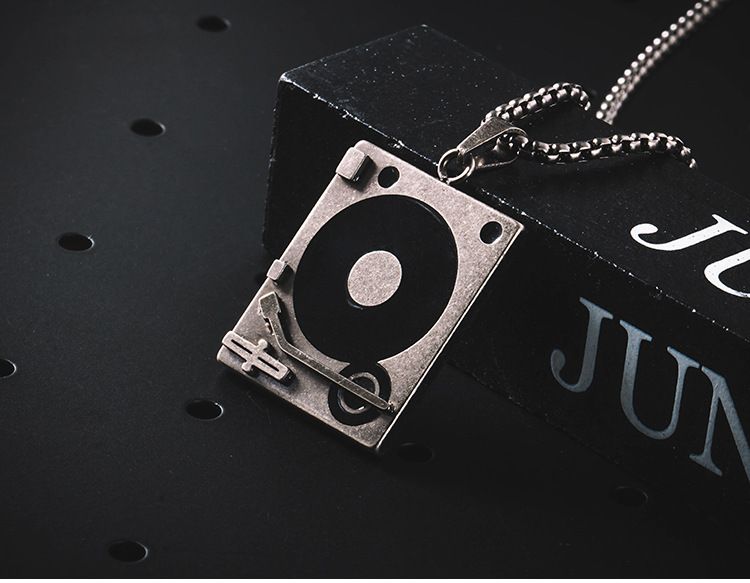 Vintage Square Phonograph Necklace For Men And Women - Unique Titanium Steel Pendant With Box Chain - Adjustable Length 51-80cm_voghion.com