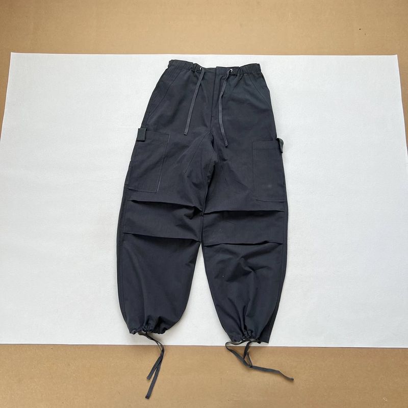 Pantaloni cargo a gamba dritta con tasche grandi, stile indipendente, stile Niche Bella, stile paracadutista e dio_voghion.com