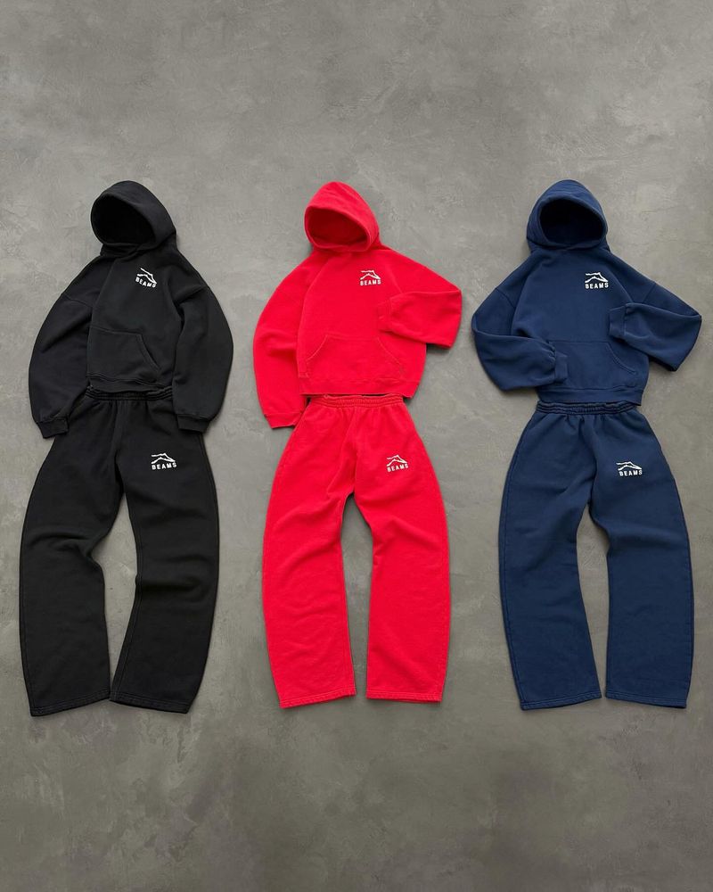 Conjunto de sudadera y jogger para pareja: jersey oversize estampado a la moda con pantalones a juego, atuendo casual unisex para un estilo de vida urbano._voghion.com
