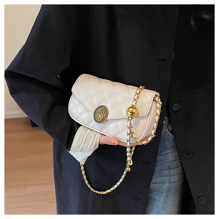 Borsa da donna Estate 2023 New High-end Sense French Niche Diamond Chain bag borsa a tracolla a tracolla all-match di moda_voghion.com