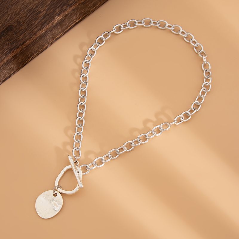 Collana con ciondolo circolare metallico alla moda, etichetta con ritratto hip-hop, catena con fibbia OT, catena per clavicola_voghion.com
