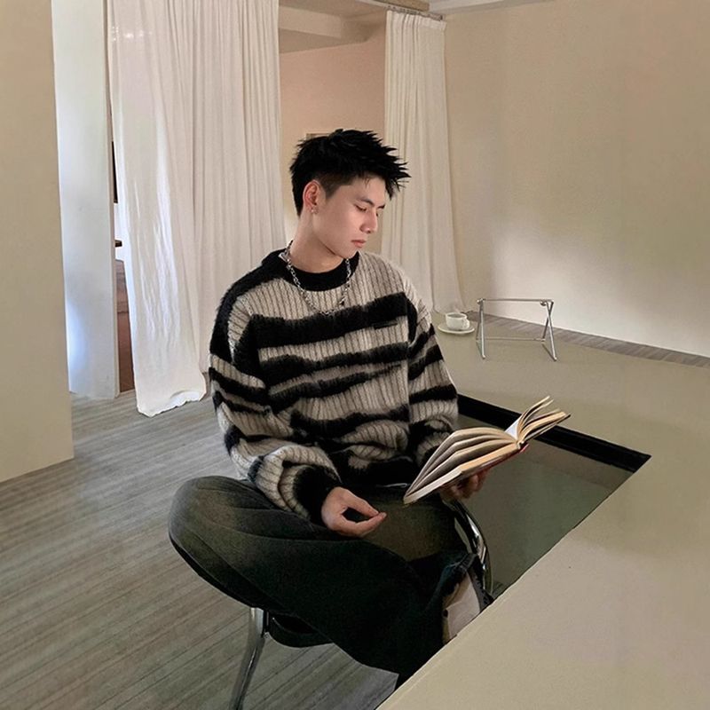 Lazy style new retro striped design, black and white jacket, knitted sweater, thick sweater for men, fashionable fur, winter_voghion.com