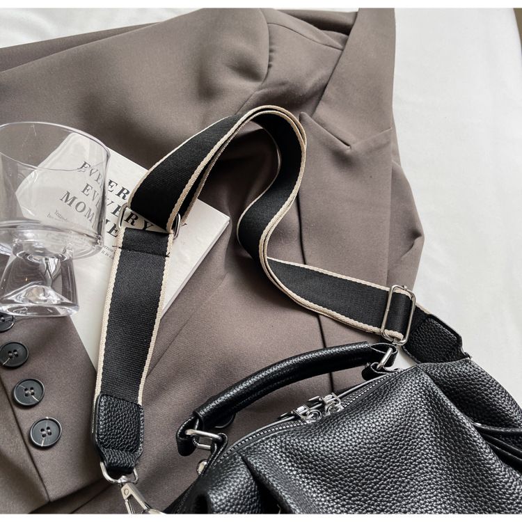 Fashionable pleated for women with multiple compartments, new personalized trendy crossbody bags, commuting casual_voghion.com